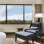 Doubletree By Hilton South Tyvola Hotel