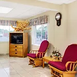 Super 8 By Wyndham Charlotte Downtown Area