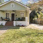Historic Cherry Bungalow House - Midtown