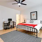 Charlotte Getaway With Yard - 3 Mi To Uptown!