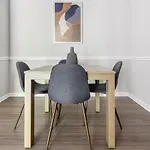 Landing Modern Apartment With Amazing Amenities