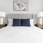 Landing Modern Apartment With Amazing Amenities