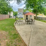 Charlotte Home W/ Yard - Near Spectrum Center!