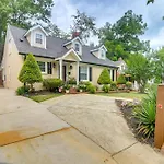 Charlotte Home W/ Yard - Near Spectrum Center!