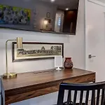 Chic And Relaxing 1br In The Heart Of Myers Park *