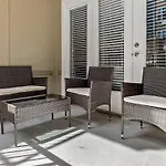 Spacious 2bd - 5 Min Dt, Gym, Parking, W-d - Sleep 12 *
