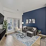 Spacious 2bd - 5 Min Dt, Gym, Parking, W-d - Sleep 12 Apartment