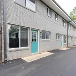 Modern 2Br Big City Feel | Pets+, Parking+