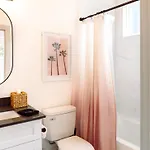Modtrio 3br With Ensuites & Garage Mins To Uptown