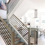 Modtrio 3br With Ensuites & Garage Mins To Uptown *