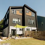 Holiday home Modtrio 3br With Ensuites & Garage Mins To Uptown