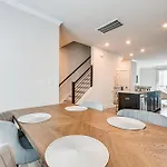 Holiday home Walk To Music Factory: Townhome W/ Rooftop Deck! Charlotte