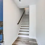 Holiday home Walk To Music Factory: Townhome W/ Rooftop Deck! Charlotte