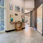 Hotel Doubletree By Hilton South Tyvola