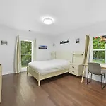Bedrooms With Private Bath - 12min From Uptown Guest house *