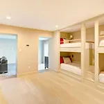 Cozy Cottage With Swimming Pool In Charlotte, North Carolina