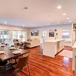 Cozy Cottage With Swimming Pool In Charlotte, North Carolina