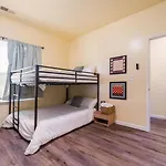 Uptown 3br | Hot Tub + Fire Pit Holiday home Charlotte
