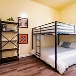 Uptown 3br | Hot Tub + Fire Pit Holiday home Charlotte