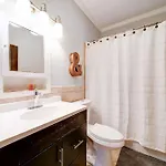 Chic 1 Bedroom Units Near Dilworth