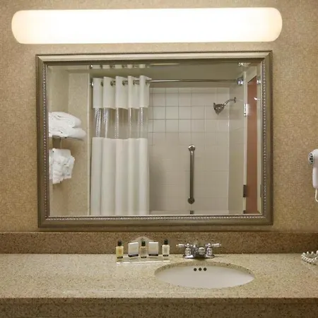 Hotel Wingate By Wyndham Airport Charlotte