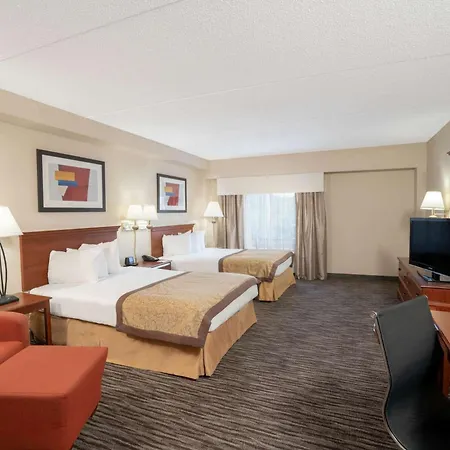 Wingate By Wyndham Airport