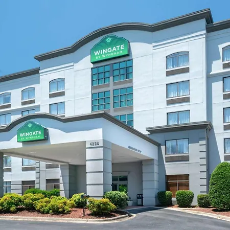 Wingate By Wyndham Airport Hotel 3*