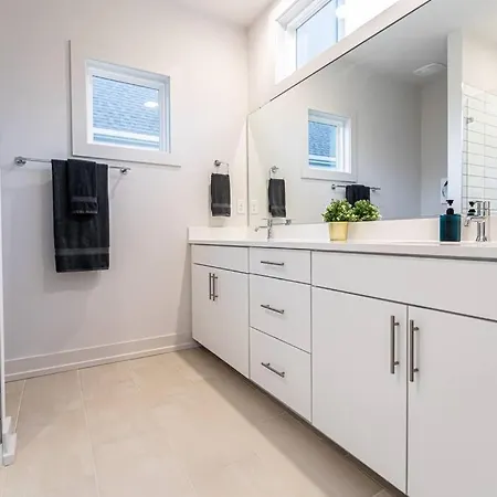 Spacious 3 Bedroom Across From Park! * Charlotte