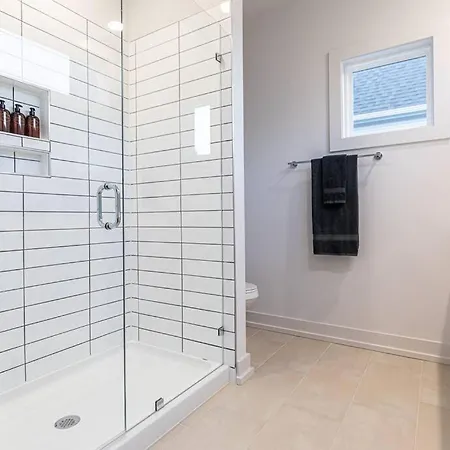Spacious 3 Bedroom Across From Park! Charlotte