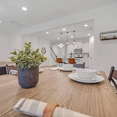 Gorgeous New Townhome/charlotte!