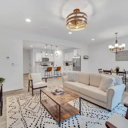 Gorgeous New Townhome/charlotte! Holiday home Charlotte