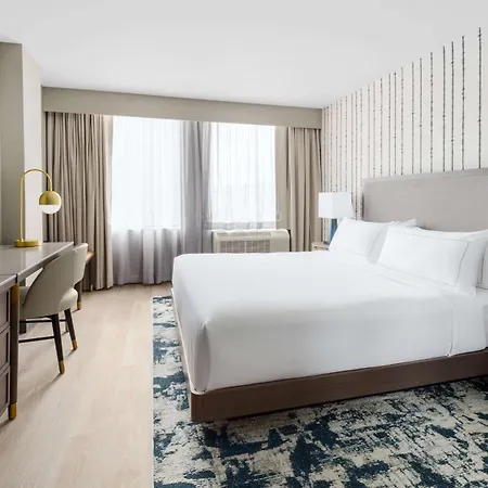 Doubletree By Hilton Center
