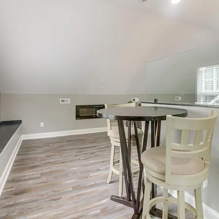 W/ Yard - Near Spectrum Center!
