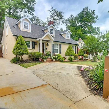 W/ Yard - Near Spectrum Center! Holiday home