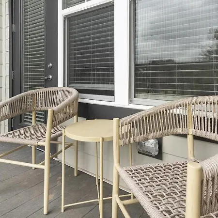Apartment Landing At The Henry - 2 Bedrooms In Northwest