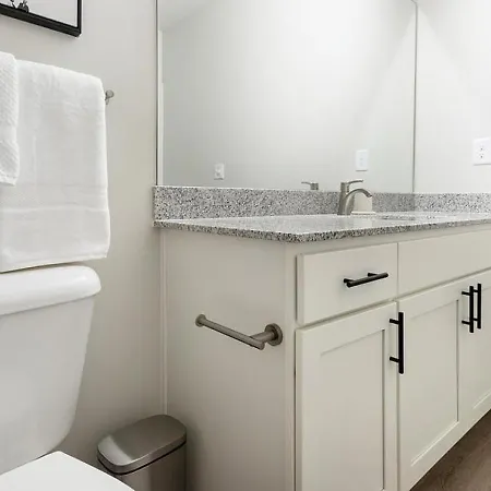 Landing At The Henry - 2 Bedrooms In Northwest Apartment
