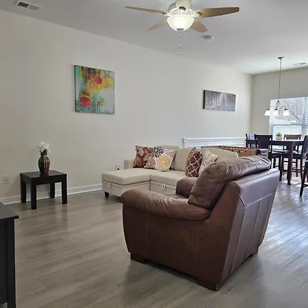 Charlorre Townhome - 1br Pet Friendly * Charlotte