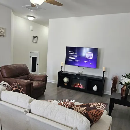 Charlorre Townhome - 1br Pet Friendly * Charlotte