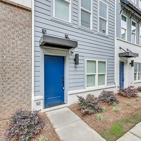 Walk To Music Factory: Townhome W/ Rooftop Deck! Holiday home Charlotte
