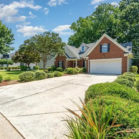 Comfortable Private Homestay Charlotte