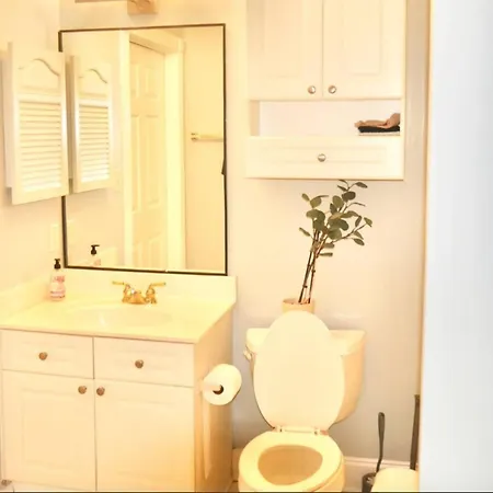 Holiday home Coralbell -