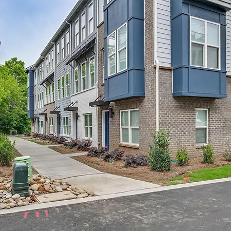 Walk To Music Factory: Townhome W/ Rooftop Deck!