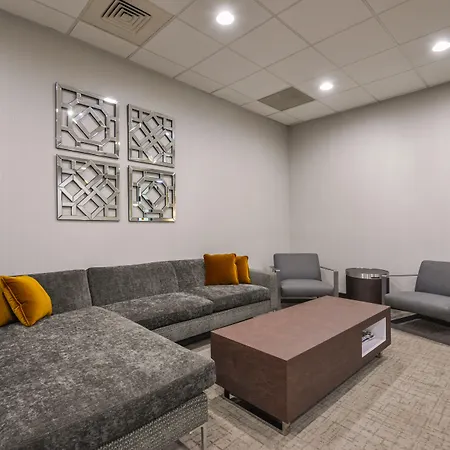 Wingate By Wyndham Airport Hotel 3*