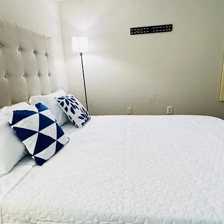 Lavish Escape * Charlotte