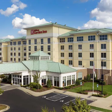 Hilton Garden Airport Hotel 3*