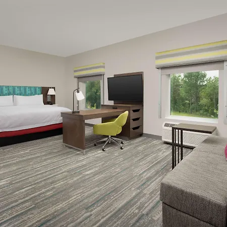 Hampton & Airport Pointe Hotel