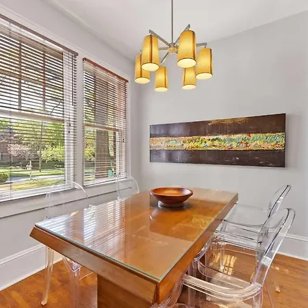 Luxurious Myers Park Living With Screened Porch *