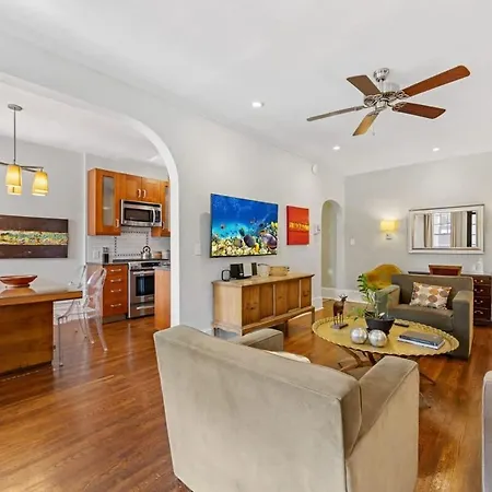 Luxurious Myers Park Living With Screened Porch Charlotte