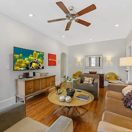 Luxurious Myers Park Living With Screened Porch