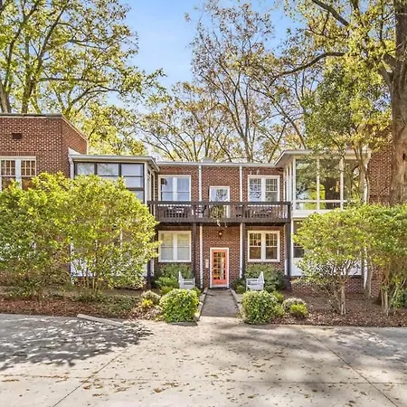 Luxurious Myers Park Living With Screened Porch * Charlotte